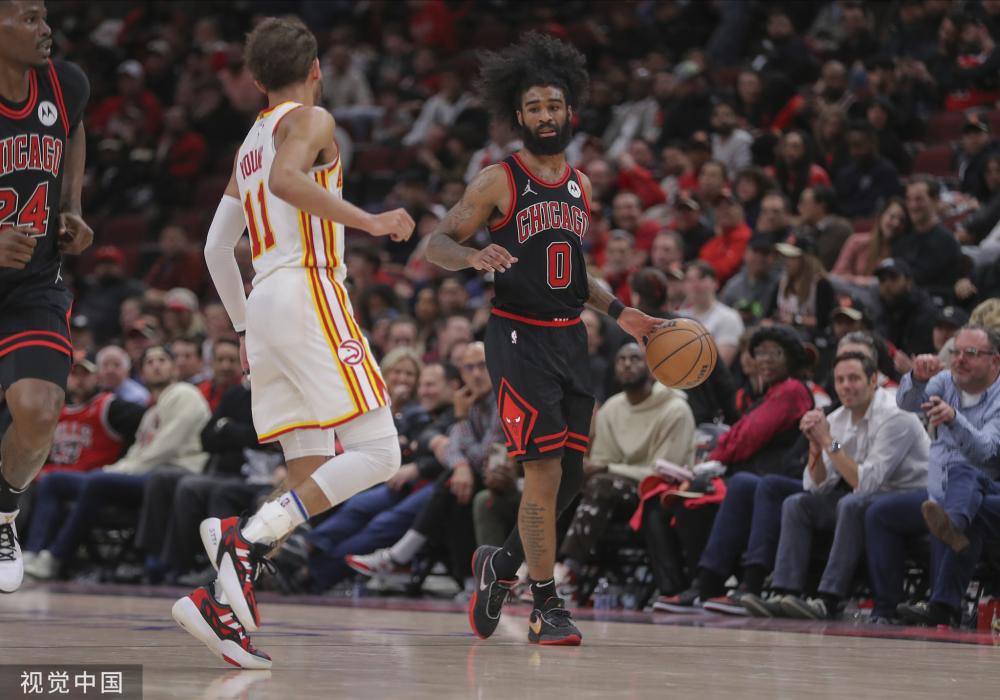 他鼓励球员 他鼓励球员