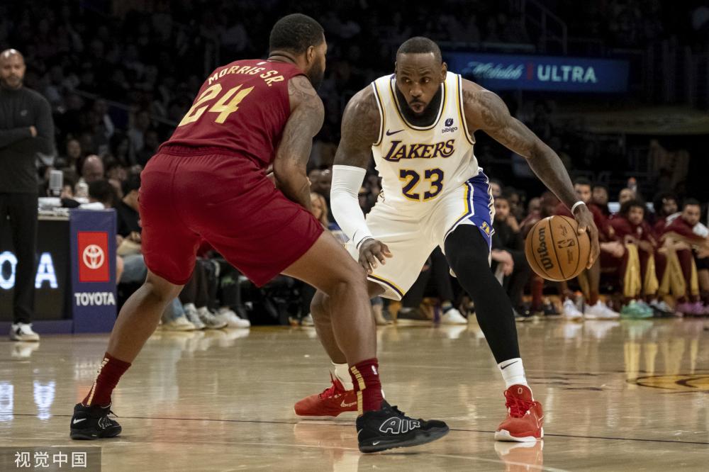 德甲：拜仁慕尼黑2比0击败沃尔夫斯堡