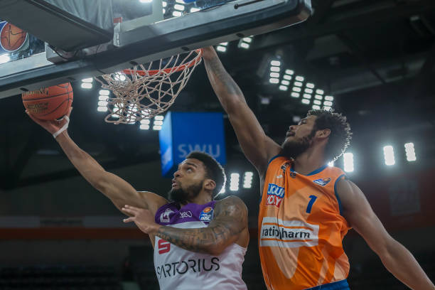 [国际足球]定位球制胜 拜仁晋级八强