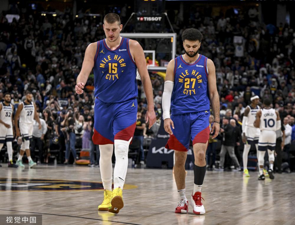 拜仁因球迷燃放烟火被罚，欧冠主场部分看台关闭（因球迷燃放烟花遭处罚，拜仁欧冠主场部分看台被封闭）