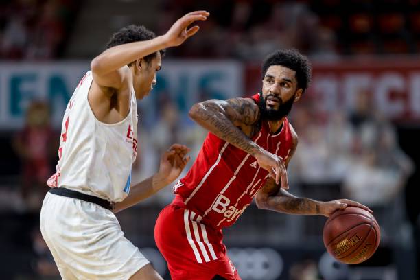 欧冠-劳塔罗破门帕瓦尔弑旧主 国米总比分4-3拜仁 [国际足球欧冠]