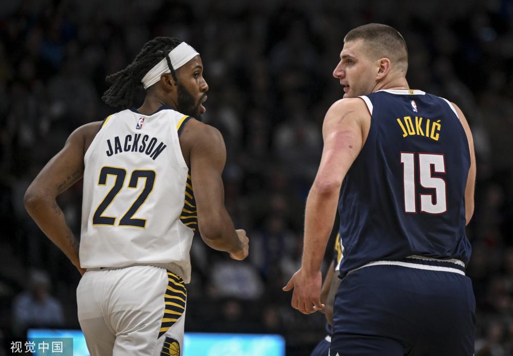 马绍尔半场高效表现，助力球队领先（马绍尔上半场高效发挥，带队取得领先）